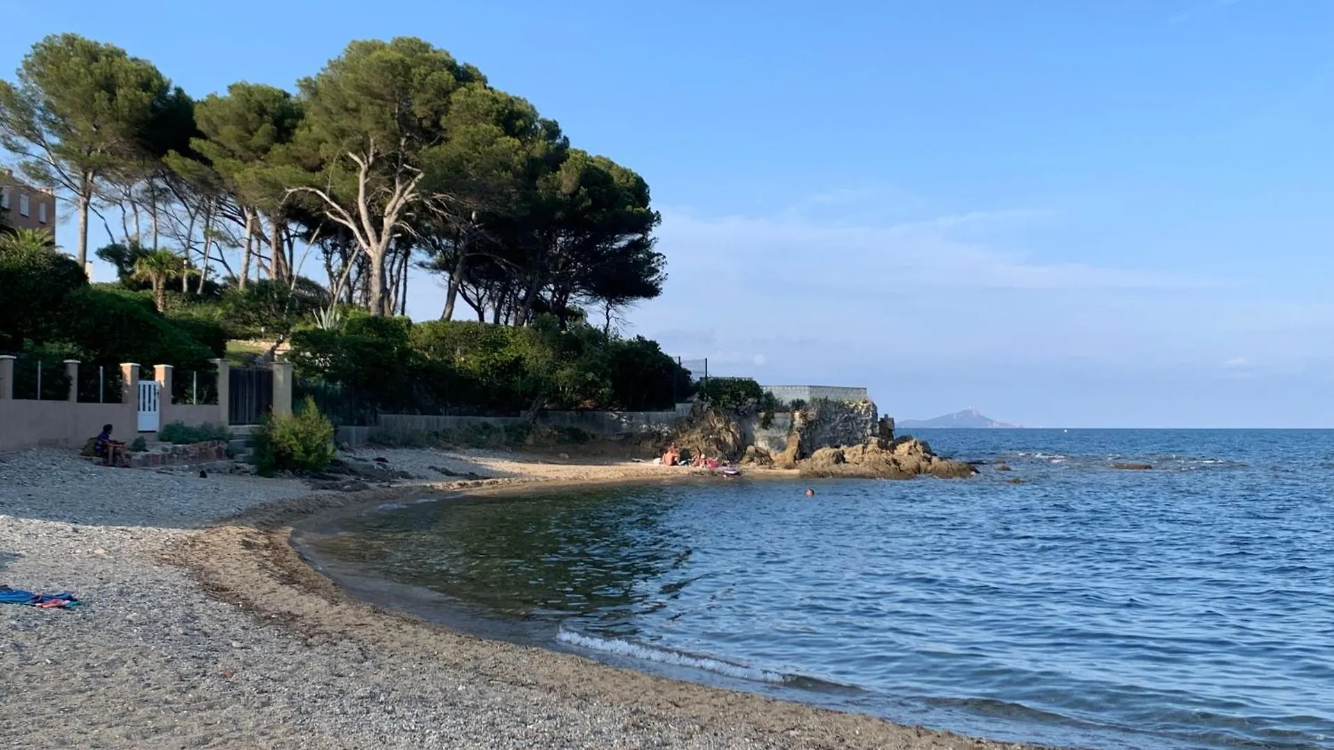 Apartment Au Bord De La Mer Saint Aygulf France